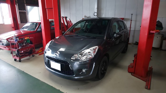 シトロエンＣ３　車検入庫