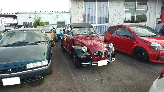 シトロエン２ＣＶ　車検入庫